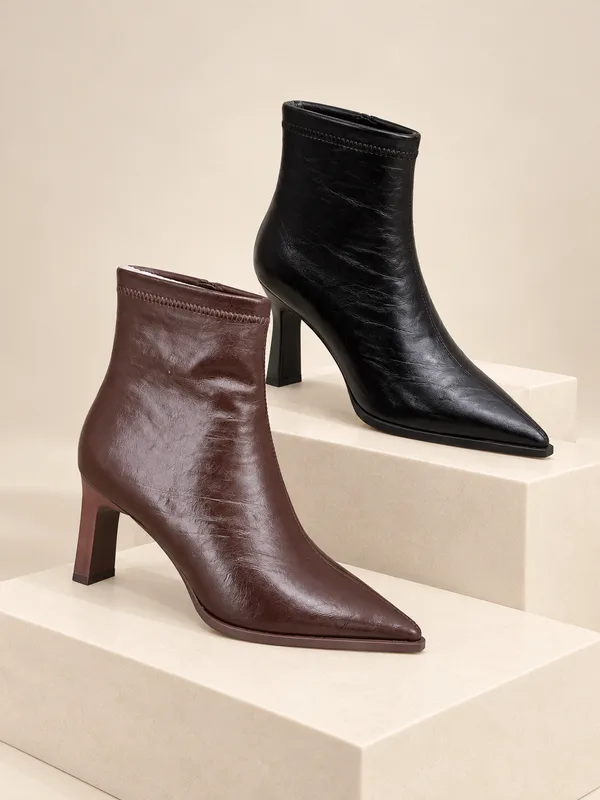 Boots, AI-styled product display GZ-BT-020