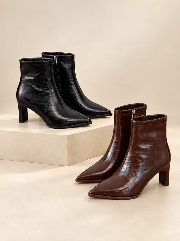 Boots, AI-styled product display GZ-BT-034