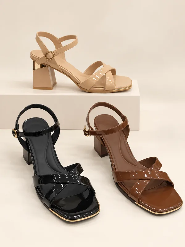 Sandals, AI-styled product display GZ-SA-006
